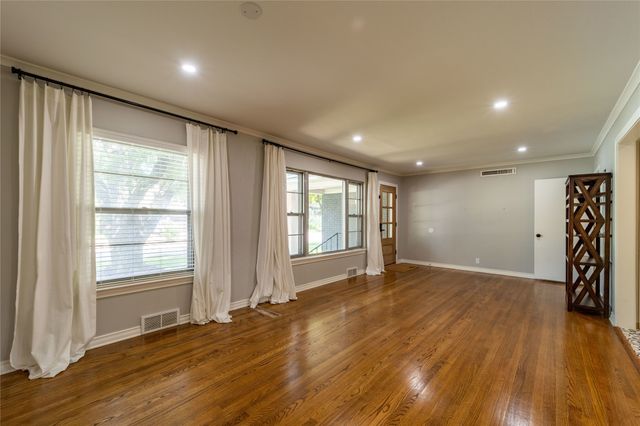 9823 Mercer Drive, Dallas, TX 75228