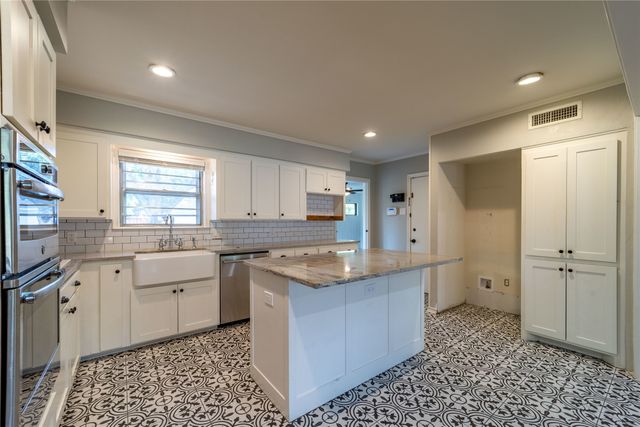 9823 Mercer Drive, Dallas, TX 75228