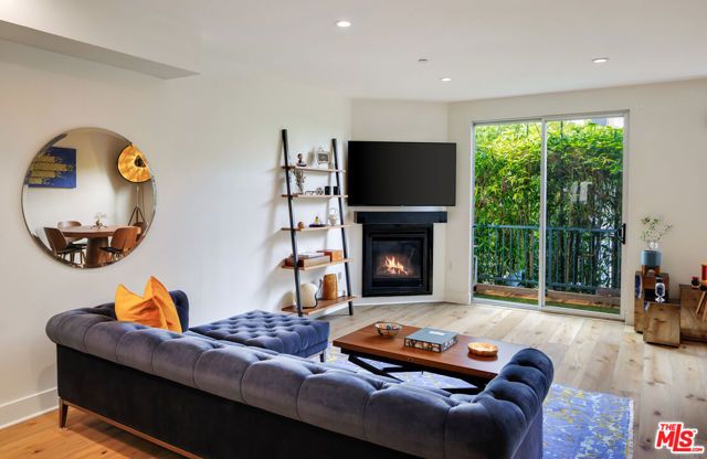 108 S Croft Avenue 103, Los Angeles, CA 90048