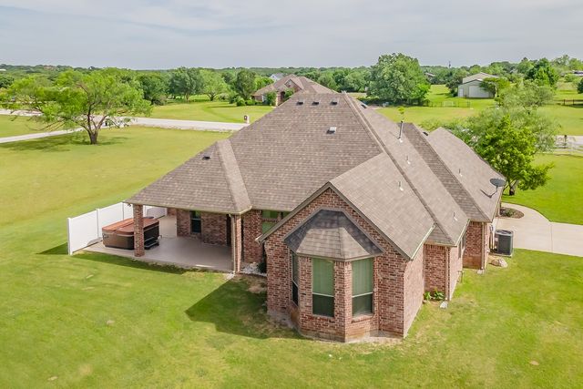 170 Paradise Canyon Circle, Paradise, TX 76073