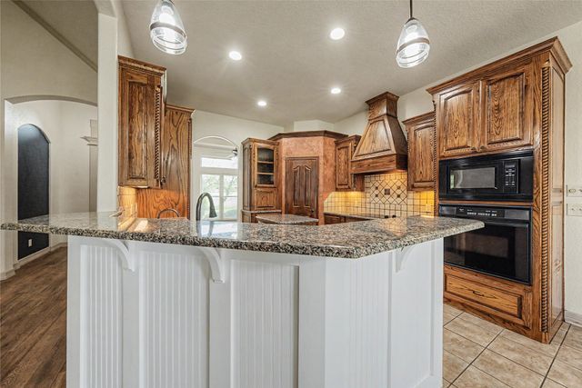 170 Paradise Canyon Circle, Paradise, TX 76073