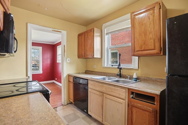 1925 S 22nd Avenue, Maywood, IL 60153