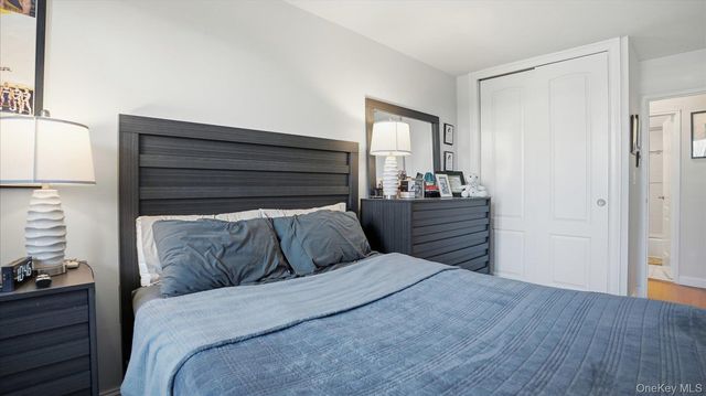 10 Lenox Road 1G, Rockville Centre, NY 11570