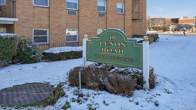 10 Lenox Road 1G, Rockville Centre, NY 11570