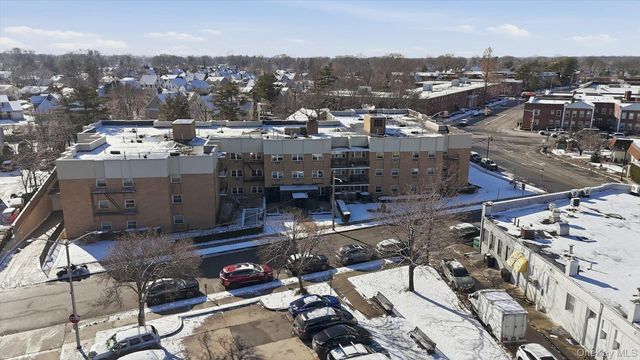 10 Lenox Road 1G, Rockville Centre, NY 11570