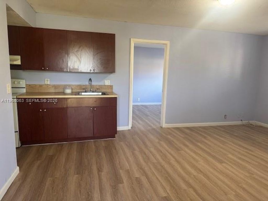 2046 NW 43rd Ter 8, Lauderhill, FL 33313