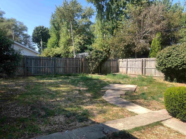 520 W 11th Street, Peru, IN 46970