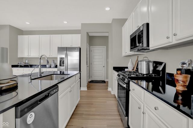 15522 Alperton Road, Fishers, IN 46037