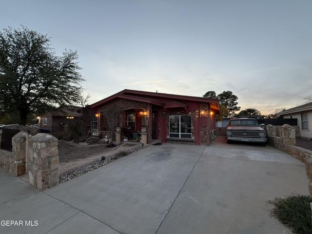 342 Barrel Cactus Drive, Horizon City, TX 79928