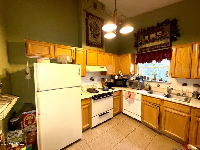 342 Barrel Cactus Drive, Horizon City, TX 79928