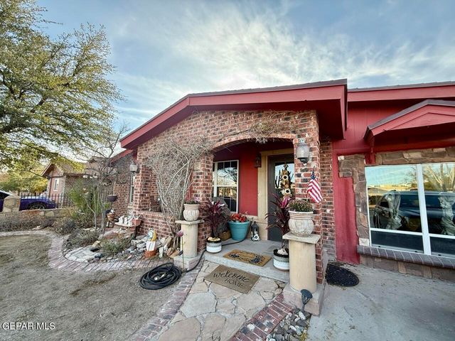 342 Barrel Cactus Drive, Horizon City, TX 79928