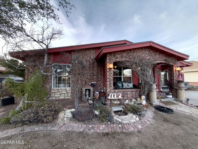 342 Barrel Cactus Drive, Horizon City, TX 79928