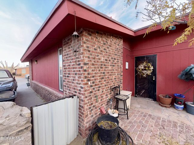 342 Barrel Cactus Drive, Horizon City, TX 79928