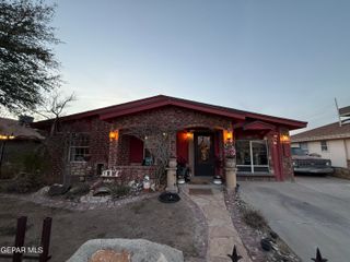 342 Barrel Cactus Drive, Horizon City, TX 79928