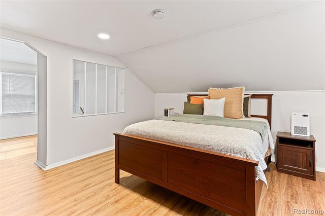 2328 Guthrie Avenue, Royal Oak, MI 48067