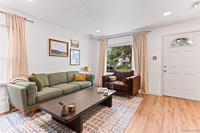 2328 Guthrie Avenue, Royal Oak, MI 48067