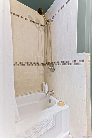 2328 Guthrie Avenue, Royal Oak, MI 48067