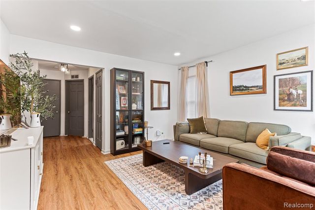 2328 Guthrie Avenue, Royal Oak, MI 48067