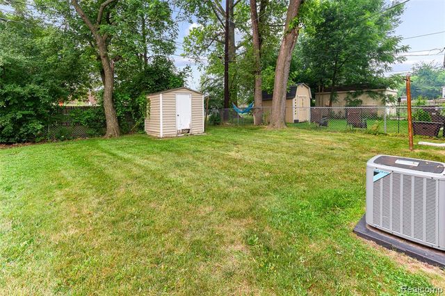 2328 Guthrie Avenue, Royal Oak, MI 48067