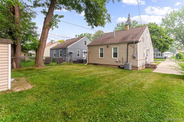 2328 Guthrie Avenue, Royal Oak, MI 48067