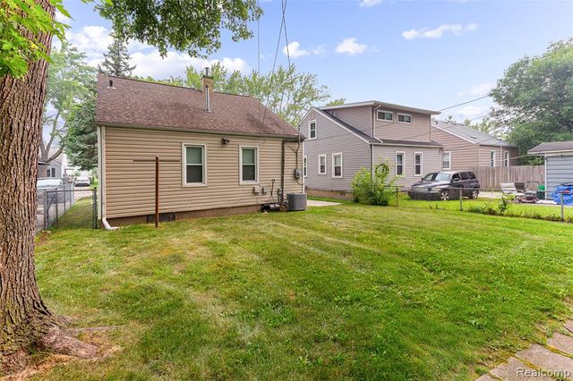 2328 Guthrie Avenue, Royal Oak, MI 48067
