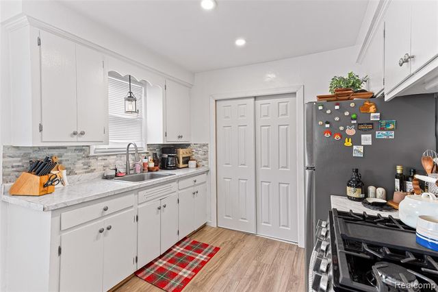 2328 Guthrie Avenue, Royal Oak, MI 48067