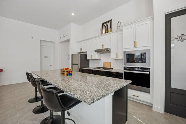 16022 Tangled Vine Lane, Conroe, TX 77302