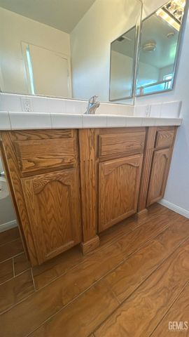 6013 Ragusa Lane, Bakersfield, CA 93308