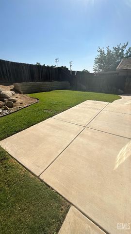 6013 Ragusa Lane, Bakersfield, CA 93308