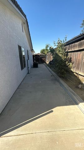 6013 Ragusa Lane, Bakersfield, CA 93308