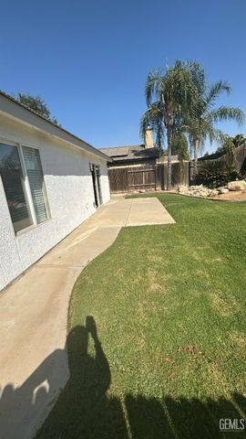 6013 Ragusa Lane, Bakersfield, CA 93308