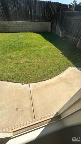 6013 Ragusa Lane, Bakersfield, CA 93308