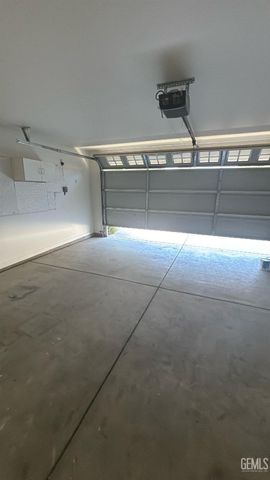 6013 Ragusa Lane, Bakersfield, CA 93308