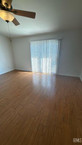 6013 Ragusa Lane, Bakersfield, CA 93308