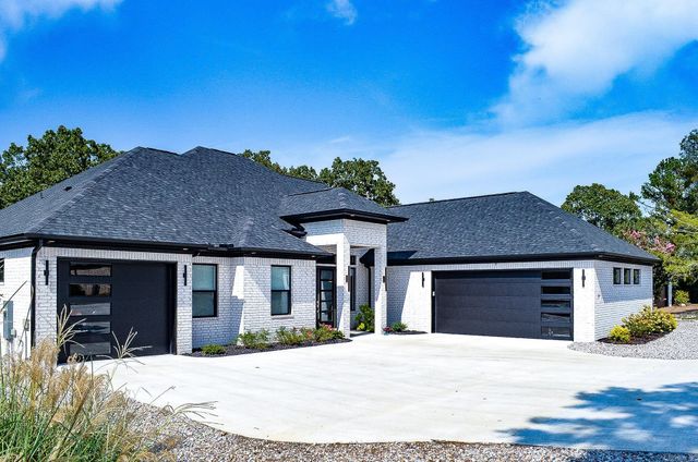 41 Linares Lane, Hot Springs Village, AR 71909