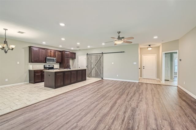 204 W Patton Avenue, Alvarado, TX 76009