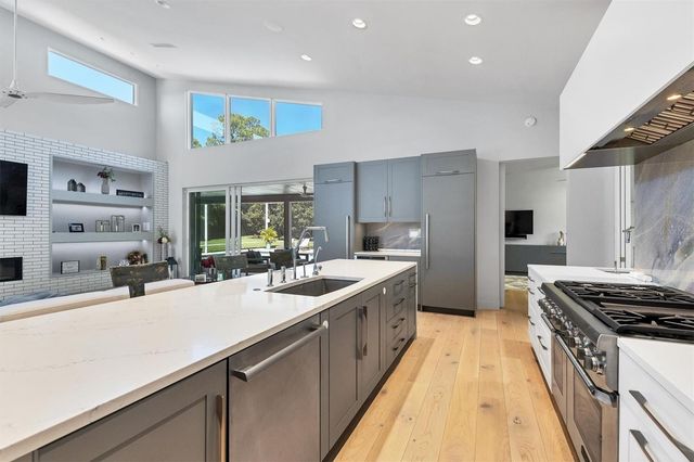 1556 EASTBROOK DRIVE, Sarasota, FL 34231
