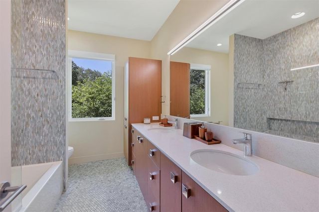 1556 EASTBROOK DRIVE, Sarasota, FL 34231
