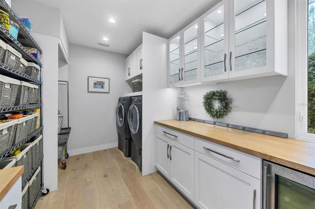 1556 EASTBROOK DRIVE, Sarasota, FL 34231