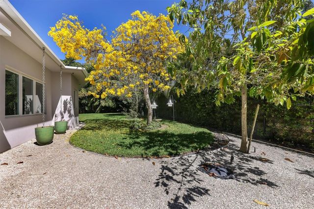 1556 EASTBROOK DRIVE, Sarasota, FL 34231