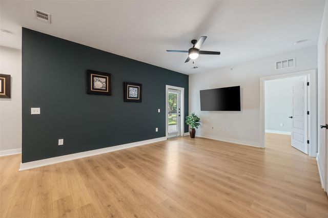 3101 W Govalle Ave 111, Austin, TX 78702
