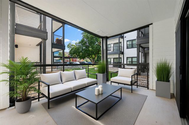 3101 W Govalle Ave 111, Austin, TX 78702