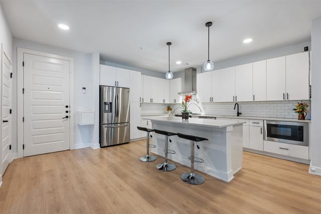 3101 W Govalle Ave 111, Austin, TX 78702