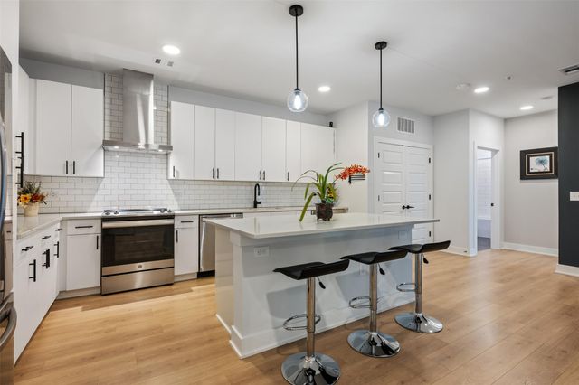 3101 W Govalle Ave 111, Austin, TX 78702