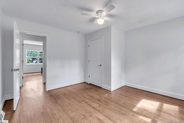 1201 Lakeview Circle, Greer, SC 29651
