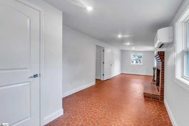 1201 Lakeview Circle, Greer, SC 29651