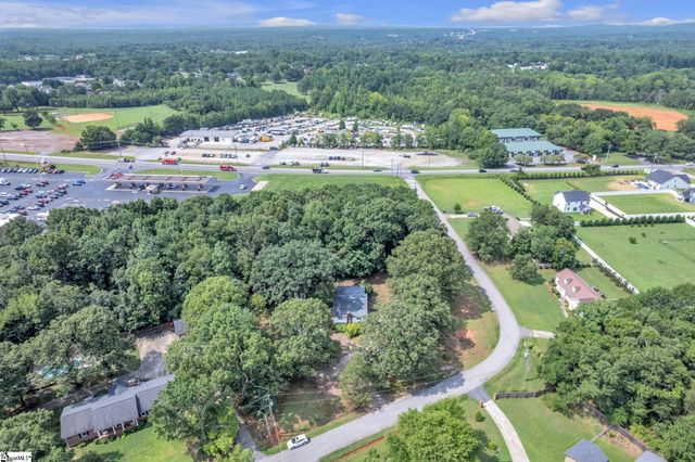 1201 Lakeview Circle, Greer, SC 29651