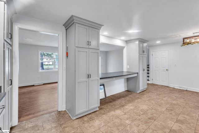 1201 Lakeview Circle, Greer, SC 29651