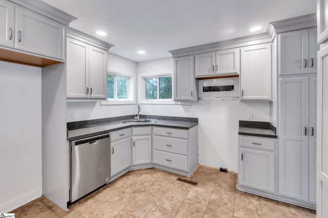 1201 Lakeview Circle, Greer, SC 29651