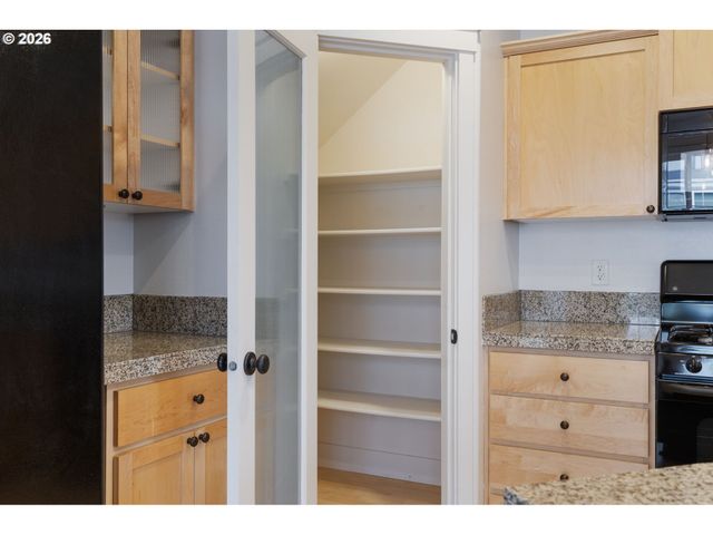 1184 Se ALIKA Ave, Hillsboro, OR 97123